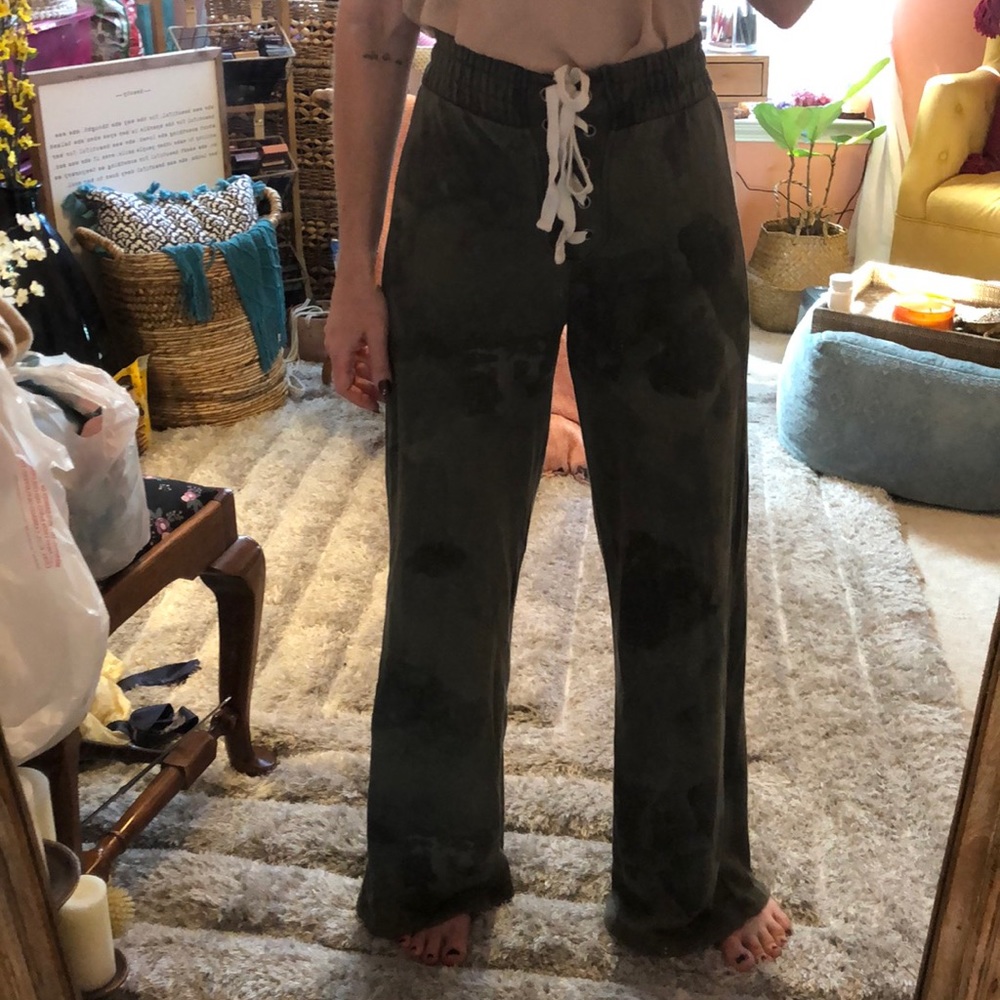 High waisted camo pants